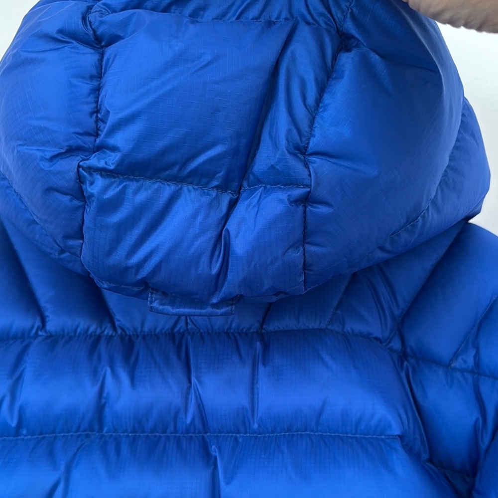 Blue and Green Puffer Jacket with Quilted Design and Attached Hood - Picture 6 of 10
